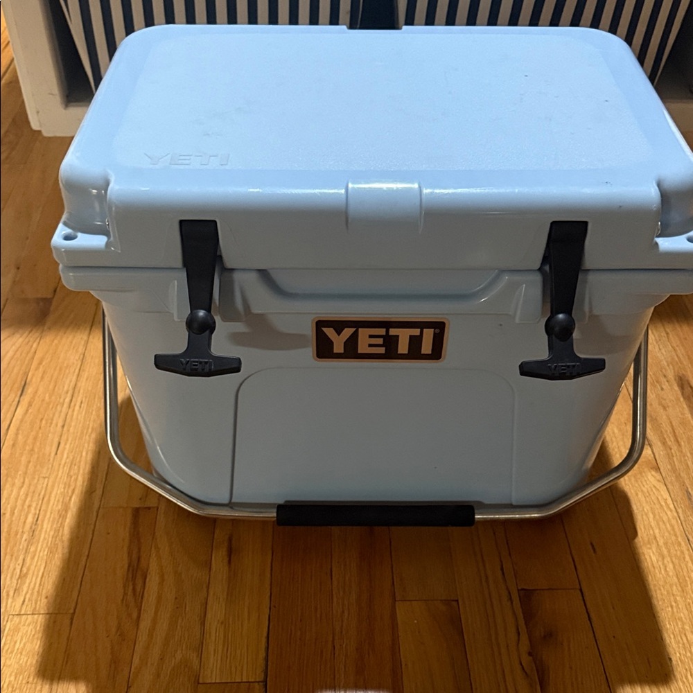 YETI Sky Blue Roadie 20 Cooler